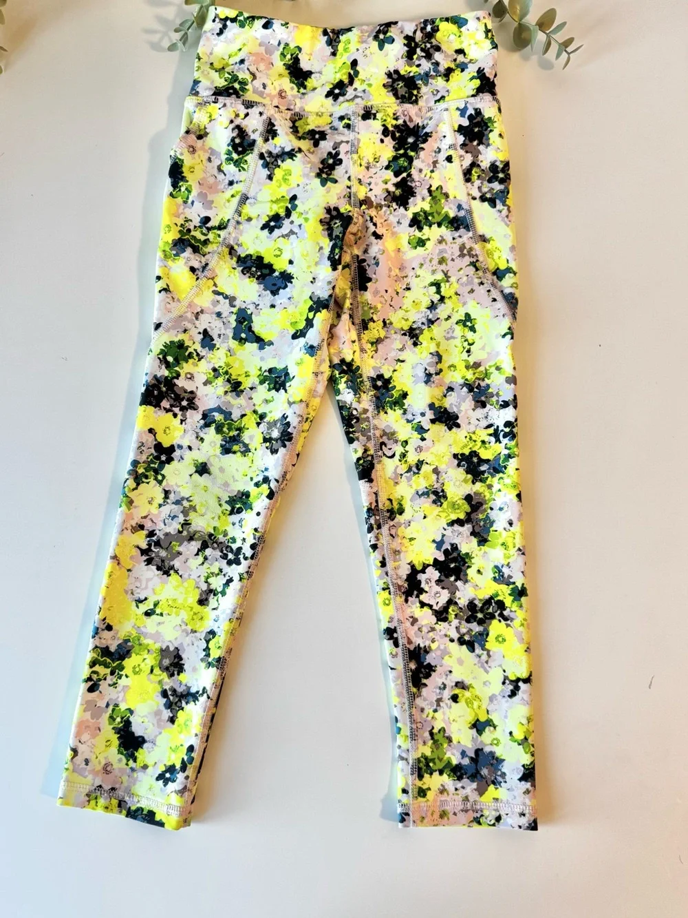 Old Navy Active Girls Go-Dry High Rise Floral Print Leggings 6/7